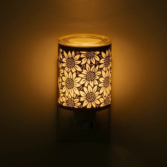 “Towards the sun“ mini wax warmer from Scentsy. Stunning yellow color. - Picture 4 of 4